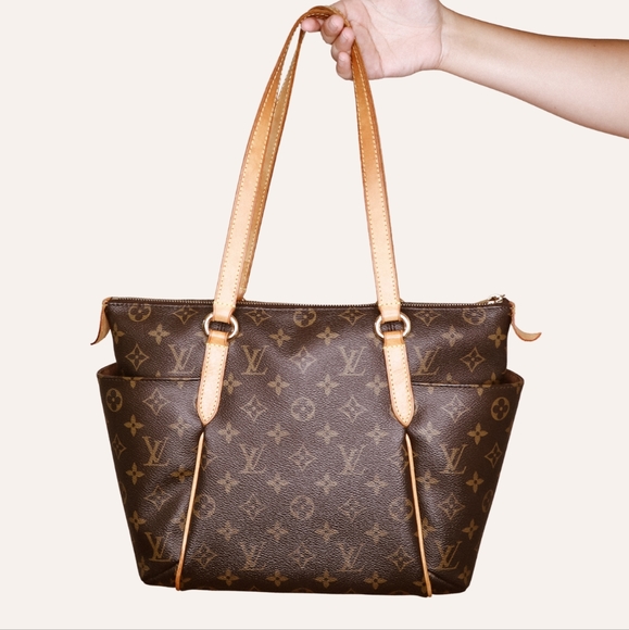 ☆SOLD☆ Louis Vuitton Monogram Totally PM Handbag - Picture 9 of 14